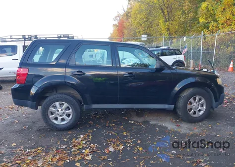 2010 Mazda Tribute I Sport из США, поврежденный, VIN 4F2CY0C70AKM00127